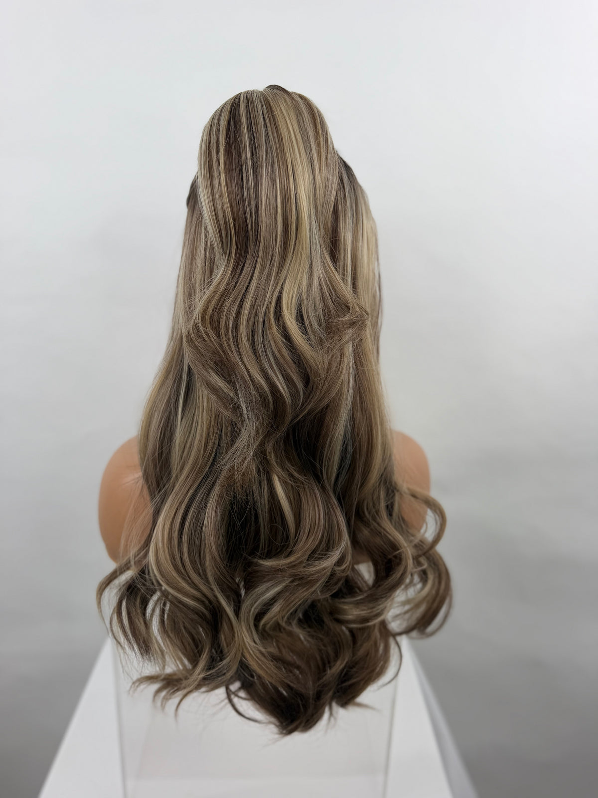 Pre-Styled Highlighted Auburn Blend