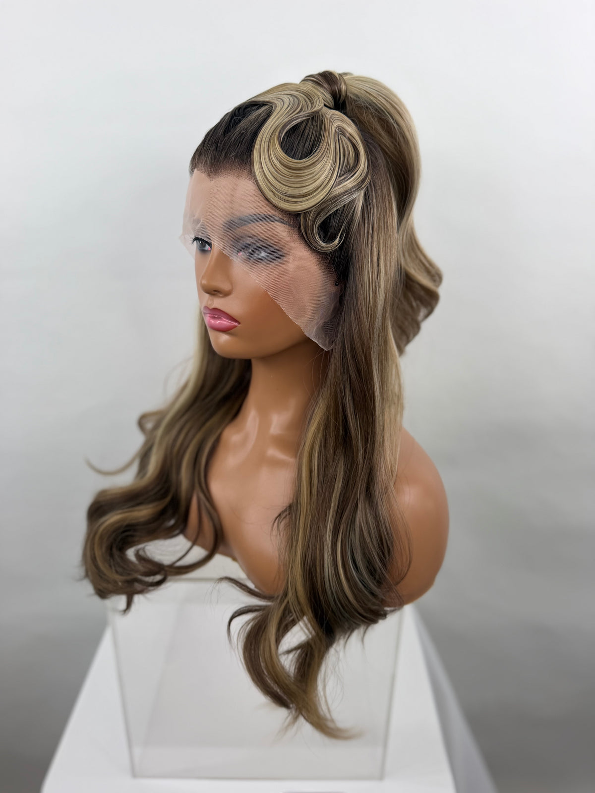 Pre-Styled Highlighted Auburn Blend