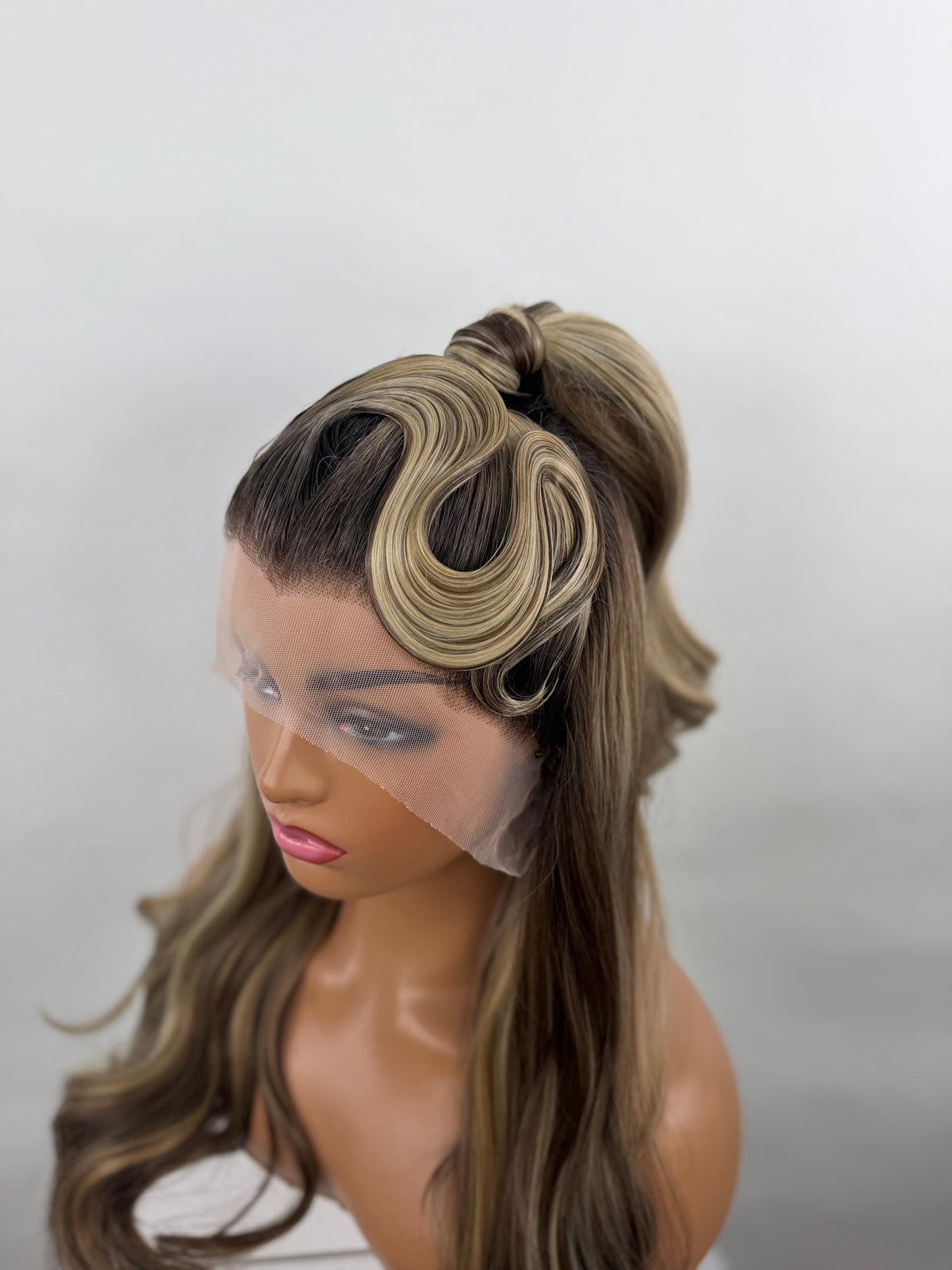 Pre-Styled Highlighted Auburn Blend